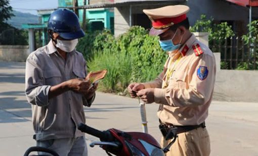 Bỏ Quy Định Giám Sát CSGT Bằng Thiết Bị Ghi Âm, Ghi Hình