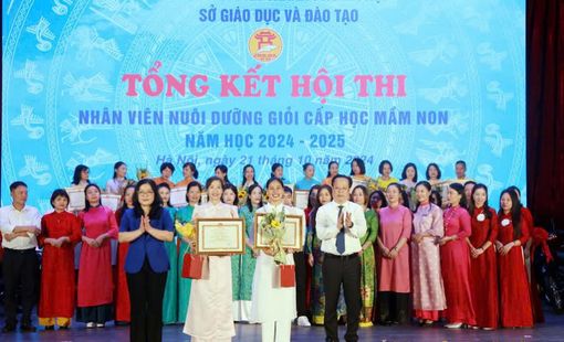 Thứ trưởng Nguyễn Thị Kim Chi chia sẻ những khó khăn vất vả của bậc học mầm non