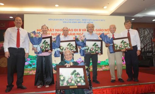 TPHCM: Tôn vinh nhà giáo đi B, nhà giáo nội đô nhân kỷ niệm 42 năm ngày Nhà giáo Việt Nam