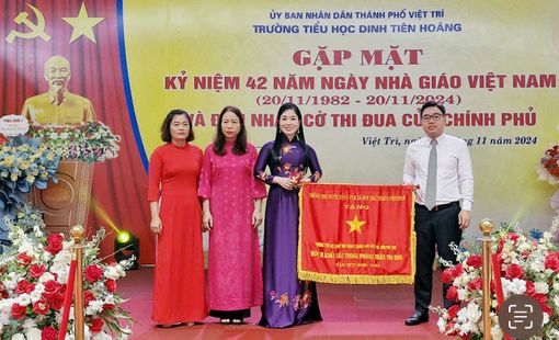 Phú Thọ: Trường Tiểu học Đinh Tiên Hoàng kỷ niệm 42 năm ngày Nhà giáo Việt Nam và đón nhận Cờ thi đua của Chính Phủ