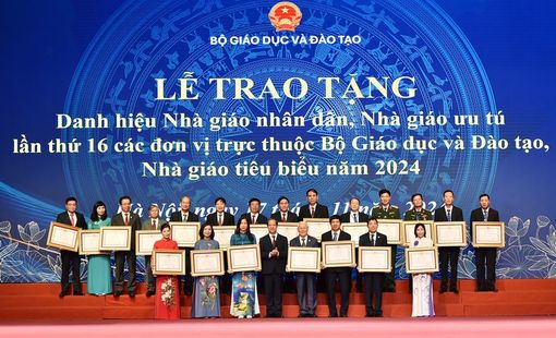 Hà Nội: Trao tặng danh hiệu Nhà giáo nhân dân, Nhà giáo ưu tú năm 2024