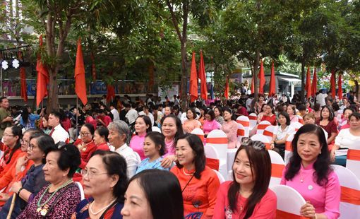 Trường THCS Mai Dịch tổ chức buổi gặp mặt nhân dịp kỷ niệm 25 năm thành lập trường