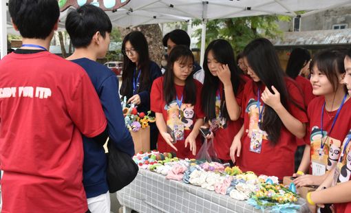 GIỜ PHE 2024: FROSTIE FESTA - NÂNG CAO Ý THỨC CỘNG ĐỒNG VỀ MÔ HÌNH HỘI CHỢ TÁI CHẾ