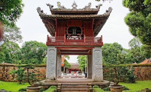 TÔN KÍNH HAI NHÀ GIÁO LỖI LẠC