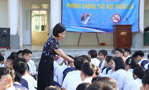 Nỗ lực ngăn ngừa thuốc lá điện tử trong môi trường học đường