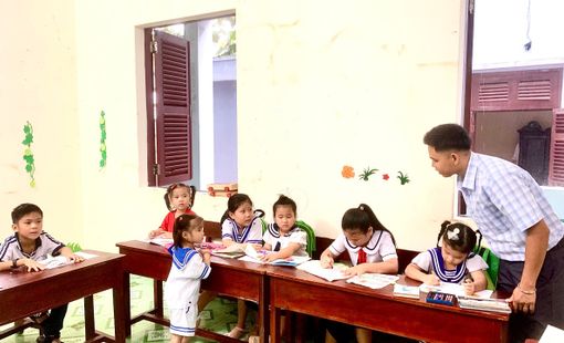 Gieo con chữ ở Trường Sa