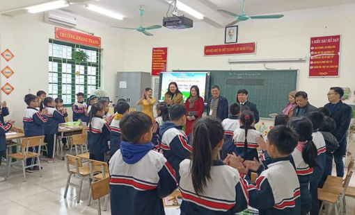 HÀ NỘI: LÃNH ĐẠO SỞ GD&DT CHẤM THI GIÁO VIÊN DẠY GIỎI TIỂU HỌC CẤP THÀNH PHỐ TẠI SÓC SƠN