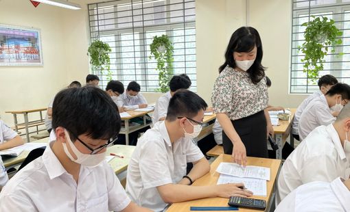 Đề thi chính thức vào lớp 10 - Trường Phổ thông Năng khiếu TPHCM năm 2024