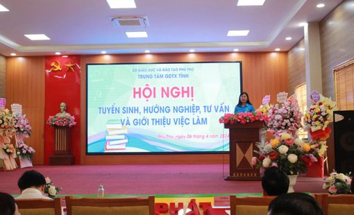 Trường Đại học Công nghiệp Việt Trì tư vấn hướng nghiệp học sinh để dễ dàng lựa chọn cơ hội tương lai