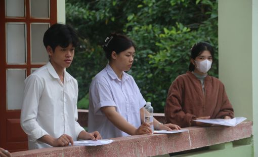 Gợi ý đáp án môn Ngữ Văn tốt nghiệp THPT 2024