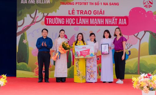 Trao giải cuộc thi Trường học lành mạnh AIA tại huyện Mường Chà