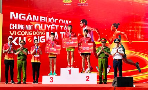Cuộc thi “Ngàn bước chạy - Chung một quyết tâm - Vì cộng đồng không ma túy” quanh hồ Hoàn Kiếm