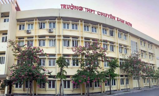 Sau phúc khảo, thí sinh thi vào trường chuyên Lam Sơn tăng từ 1 điểm lên 9 điểm