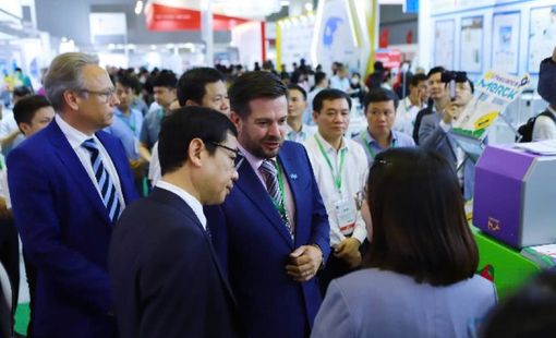 Analytica Vietnam 2025: Phát triển bền vững, trí tuệ nhân tạo và tự động hóa trong phòng thí nghiệm