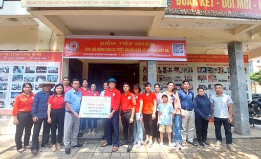 Tạp Chí Giáo Chức Việt Nam và Tạp chí Biển Việt Nam Chung Tay Khắc Phục Hậu Quả Sau Bão