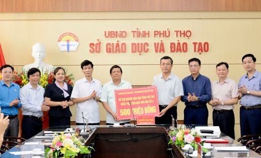 Thứ trưởng Bộ Giáo dục và Đào tạo Nguyễn Văn Phúc thăm, trao hỗ trợ 500 triệu đồng cho ngành Giáo dục và Đào tạo Phú Thọ khắc phục hậu quả bão số 3