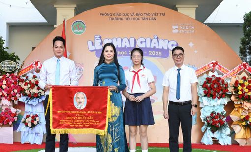 Phú Thọ: Trường Tiểu học Tân Dân (Việt Trì) khai giảng năm học mới và đón nhận Cờ đơn vị xuất sắc của Trung ương Đoàn TNCS Hồ Chí Minh
