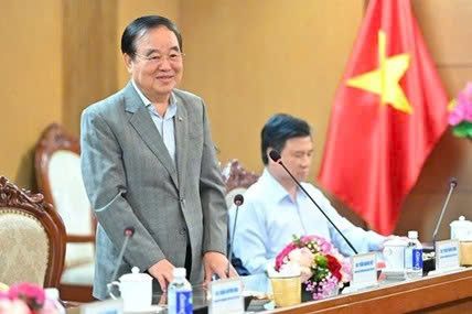 Trung ương Hội Cựu giáo chức Việt Nam thăm hỏi, động viên hội viên bị thiệt hại do bão số 10 và 11