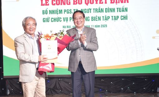 LỄ CÔNG BỐ QUYẾT ĐỊNH BỔ NHIỆM PHÓ TỔNG BIÊN TẬP TẠP CHÍ GIÁO CHỨC VIỆT NAM