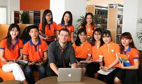 ỨNG DỤNG CÔNG NGHỆ 4.0 TRONG DẠY HỌC TIẾNG ANH Ở CÁC TRƯỜNG ĐẠI HỌC HIỆN NAY