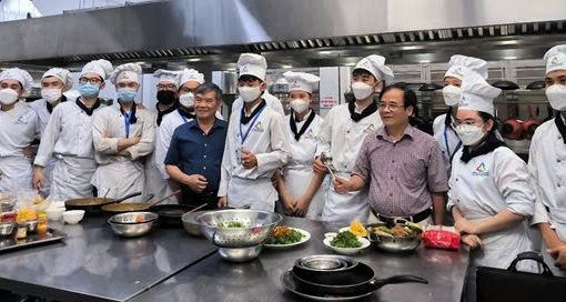 GIÁO DỤC NGHỀ NGHIỆP – VẤN ĐỀ VÀ GIẢI PHÁP
