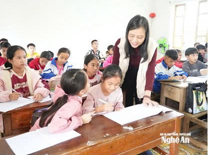 Lớp học đặc biệt ở vùng rốn lũ Thiên Nhẫn - Nghệ An