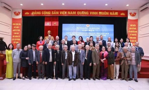 Gặp mặt và vinh danh các nhà giáo đi B – Dấu ấn tri ân của Hội Cựu giáo chức Bộ GD&ĐT