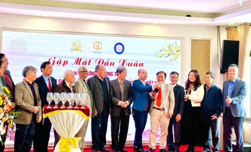 Gặp mặt đầu xuân Ất Tỵ 2025 và chúc mừng thượng thọ PGS.TS Nguyễn Gia Cầu - Tổng Biên tập Tạp chí Giáo chức Việt Nam