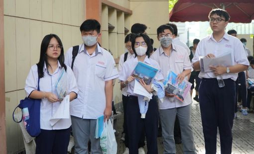 Kỳ thi Đánh giá năng lực ĐHQG TP.HCM 2025: "Cơn sốt" đăng ký dự thi