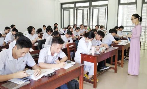 Công bố thủ tục xét thăng hạng giáo viên; Xử lý lớp dạy thêm trá hình