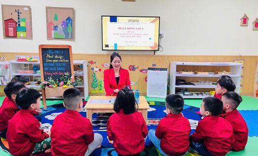 Cô Giáo Nguyễn Tḥi Dung - Tấm gương tiên phong ứng dụng chuyển đổi số trong giáo dục.