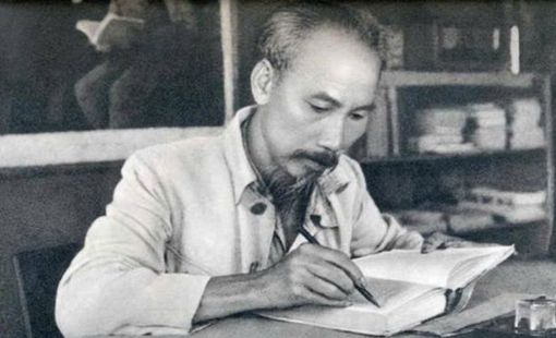 HỒ CHÍ MINH – TẤM GƯƠNG ĐẠO ĐỨC SÁNG NGỜI