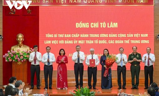Tổng Bí thư Tô Lâm trao quyết định về tổ chức bộ máy Cơ quan Ủy ban Trung ương MTTQ Việt Nam
