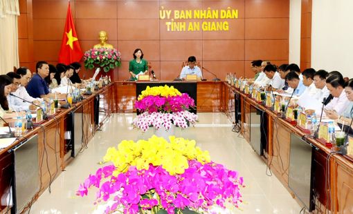 Bộ GD&ĐT kiểm tra công tác chuẩn bị thi tốt nghiệp THPT năm 2025 tại Tiền Giang, Vĩnh Long và An Giang