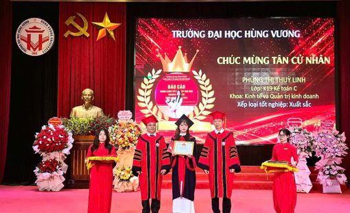 Hơn 740 sinh viên tốt nghiệp trong Lễ bế giảng trang trọng tại Đại học Hùng Vương
