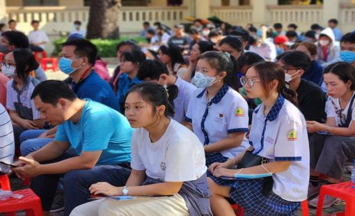 Làm thế nào để học sinh không chọn bừa tổ hợp môn học lớp 10