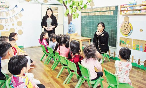 Hướng đi thiết thực thu hút nhân lực, đề xuất trợ cấp gần 60 triệu đồng cho giáo viên mầm non mới tuyển dụng.