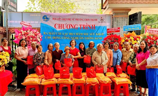Cán bộ nghỉ hưu ở Đồng Nai trích 300 triệu đồng chăm sóc người cao tuổi, lan tỏa tinh thần cống hiến nhân dịp Quốc khánh 2/9