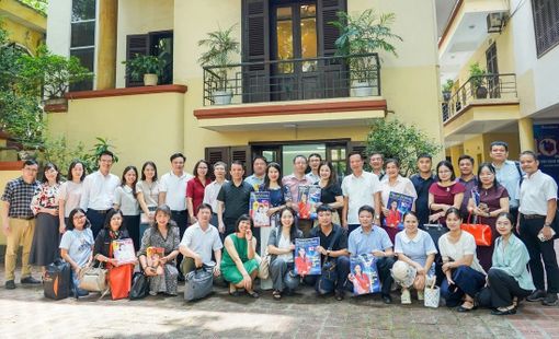 Đồn cán bộ, học viên Học viện Báo chí và Tuyên truyền đến thực tế tại Báo Phụ nữ Việt Nam