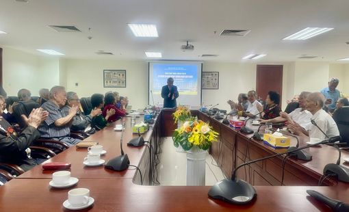 “Một thời để nhớ”: Buổi gặp mặt xúc động của các giáo viên đi B