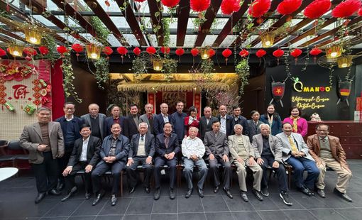 AI SẼ BẢO VỆ QUYỀN VÀ LỢI ÍCH CHÍNH ĐÁNG CỦA GIÁO VIÊN TRONG CÁC CƠ SỞ GIÁO DỤC CÔNG LẬP KHI KHÔNG CÒN CÔNG ĐOÀN CƠ SỞ?