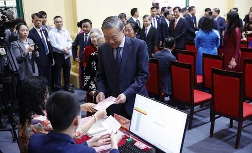 “VỮNG NỀN TẢNG - SÁNG TƯƠNG LAI - VƯƠN TẦM VÓC”- MÔ HÌNH CHỦ NGHĨA XÃ HỘI Ở VIỆT NAM TRONG KỶ NGUYÊN MỚI