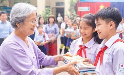 Lan tỏa tri thức: Ý nghĩa và sức sống của phong trào tặng sách xây dựng thư viện trường học