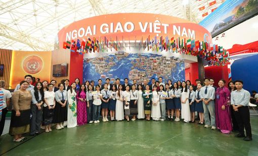 ỨNG DỤNG TRÍ TUỆ NHÂN TẠO (AI) TRONG ĐỔI MỚI PHƯƠNG PHÁP NGHIÊN CỨU TRUYỀN THÔNG TẠI KHOA TRUYỀN THÔNG & VĂN HOÁ ĐỐI NGOẠI, HỌC VIỆN NGOẠI GIAO