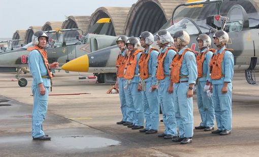 GIẢI PHÁP NÂNG CAO BẢN LĨNH CHÍNH TRỊ CHO ĐỘI NGŨ PHI CÔNG Ở SƯ ĐOÀN KHÔNG QUÂN 372 CỦA QUÂN CHỦNG PHÒNG KHÔNG - KHÔNG QUÂN HIỆN NAY