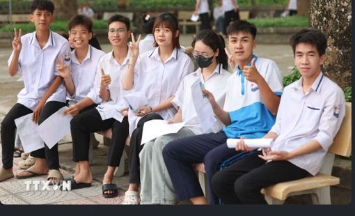 Sáng 11/6 thí sinh bước vào môn thi đầu tiên: Bình tĩnh, tự tin và tuân thủ nghiêm quy chế