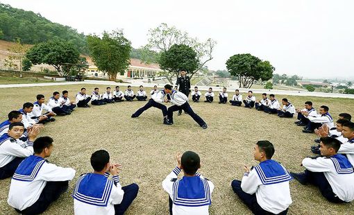 GIẢI PHÁP NÂNG CAO NĂNG LỰC HUẤN LUYỆN CỦA SĨ QUAN CHỈ HUY CẤP PHÂN ĐỘI ĐÁP ỨNG YÊU CẦU XÂY DỰNG QUÂN ĐỘI TINH, GỌN, MẠNH Ở BỘ TƯ LỆNH PHÁO BINH - TÊN LỬA HIỆN NAY