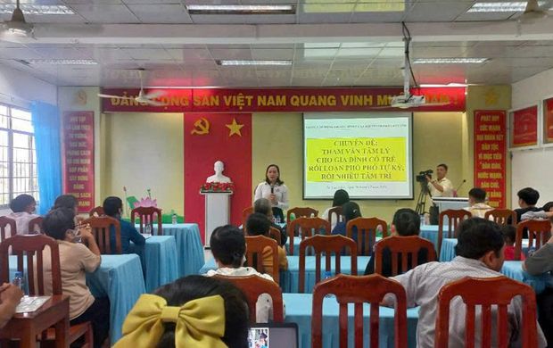 VAI TRÒ CỦA NHÂN VIÊN CÔNG TÁC XÃ HỘI CẤP CƠ SỞ TRONG MÔ HÌNH HỖ TRỢ GIA ĐÌNH CÓ TRẺ RỐI LOẠN PHÁT TRIỂN THEO TIẾP CẬN HỆ SINH THÁI: TRƯỜNG HỢP TỈNH ĐỒNG THÁP