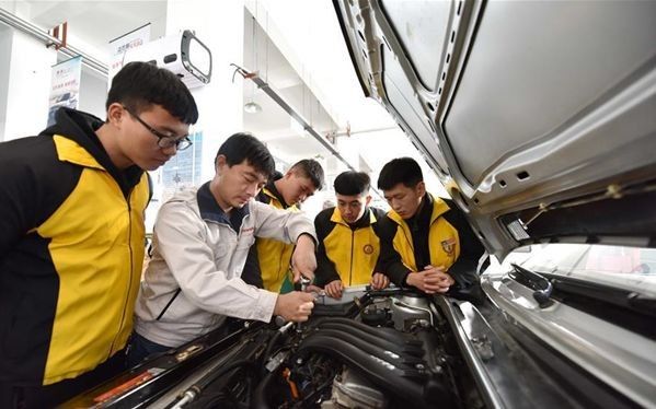 Trung Quốc: Xáo trộn trong hệ thống giáo dục dạy ngh