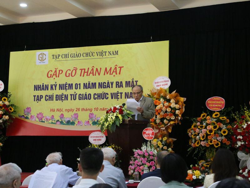 Kỉ niệm 1 năm Ngày ra mắt tạp chí điện tử Giáo chức Việt Nam: ĐỂ TẠP CHÍ ĐIỆN TỬ GIÁO CHỨC VIỆT NAM XỨNG ĐÁNG LÀ NGƯỜI BẠN, NGƯỜI ĐỒNG HÀNH KHƠNG THỂ THIẾU ĐƯỢC VỚI MỖI NHÀ GIÁO
